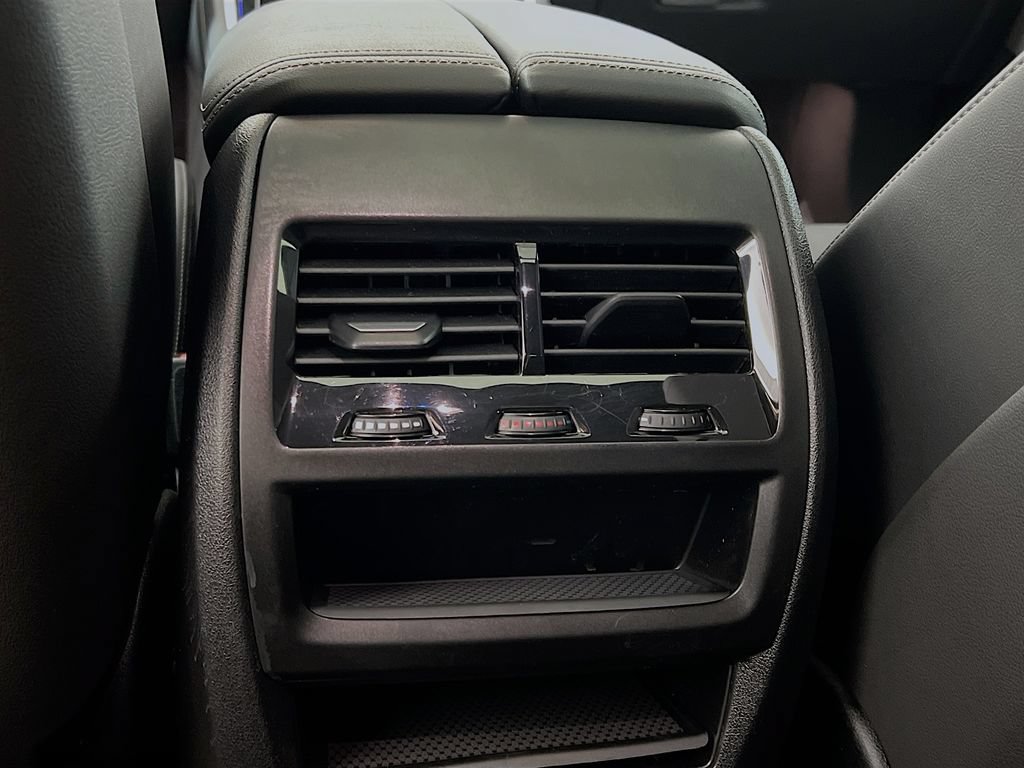 Used 2025 BMW X6 M60i AWD/4WD image 27
