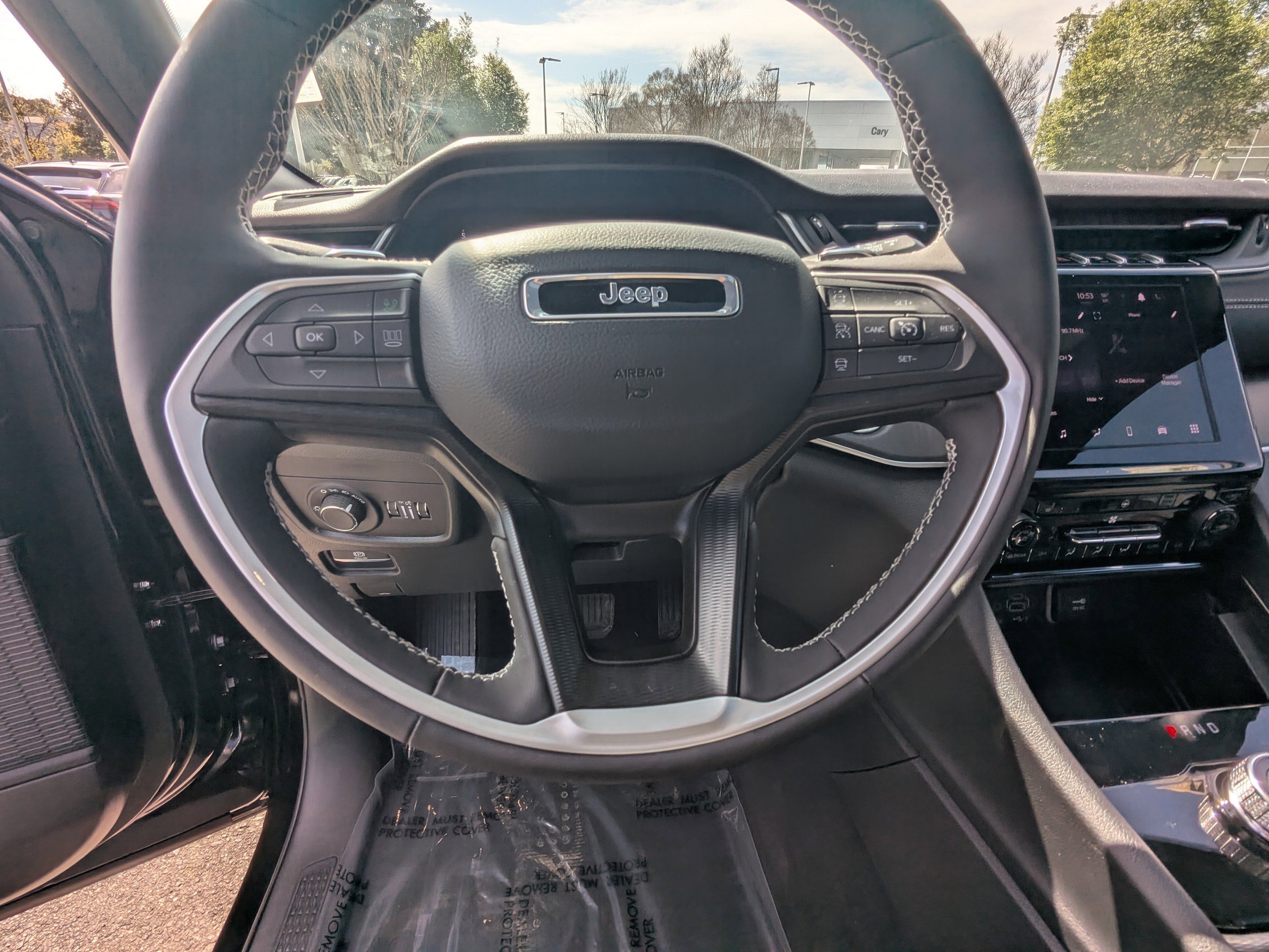 Certified 2025 Jeep Grand Cherokee Laredo X w/ Luxury Tech Group I image 21