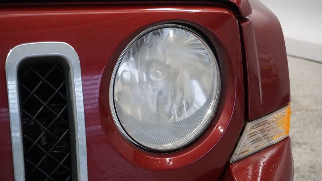 Used 2012 Jeep Patriot Latitude image 12