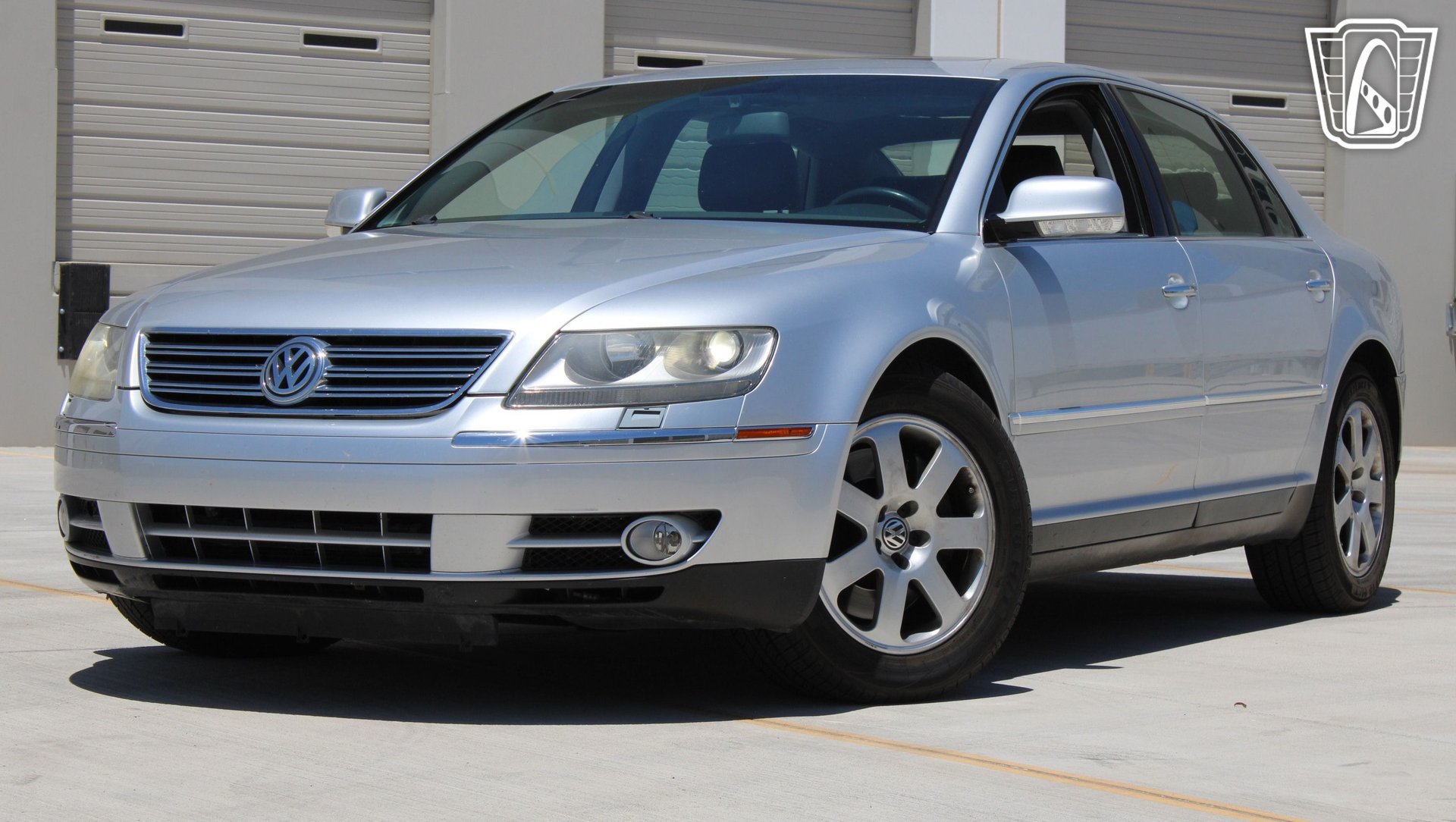 Used 2004 Volkswagen Phaeton V8 AWD/4WD image 2