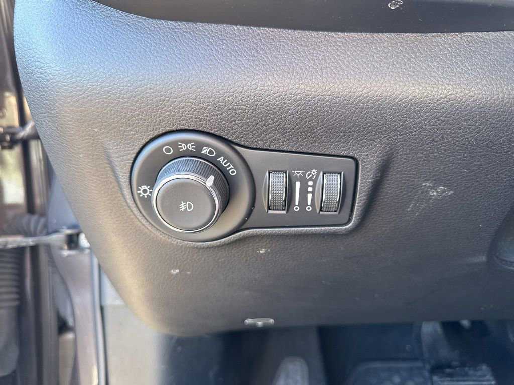 Used 2024 Jeep Compass Trailhawk w/ Trailhawk Convenience Group image 18