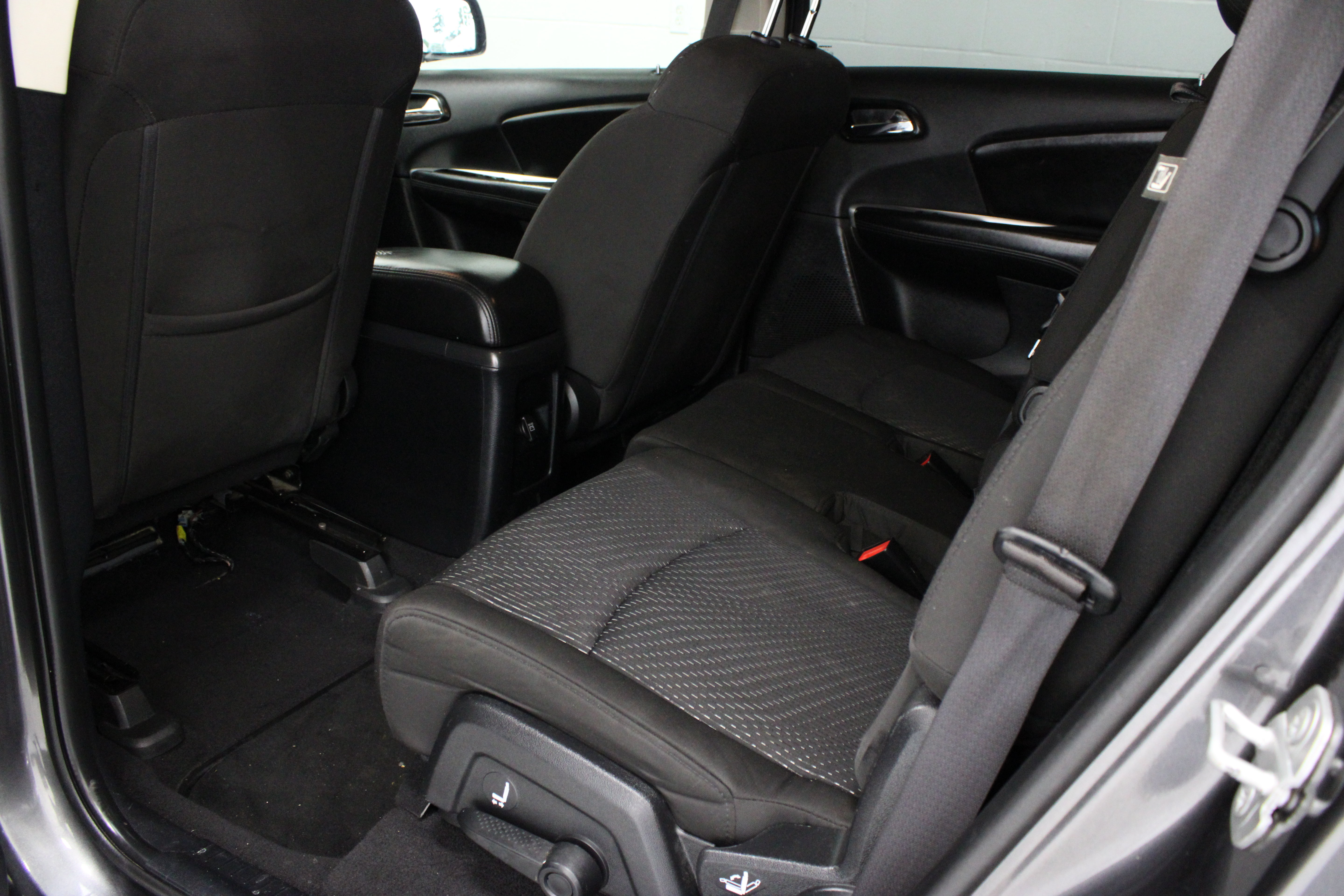 Used 2015 Dodge Journey American Value Package w/ Flexible Seating Group FWD image 23