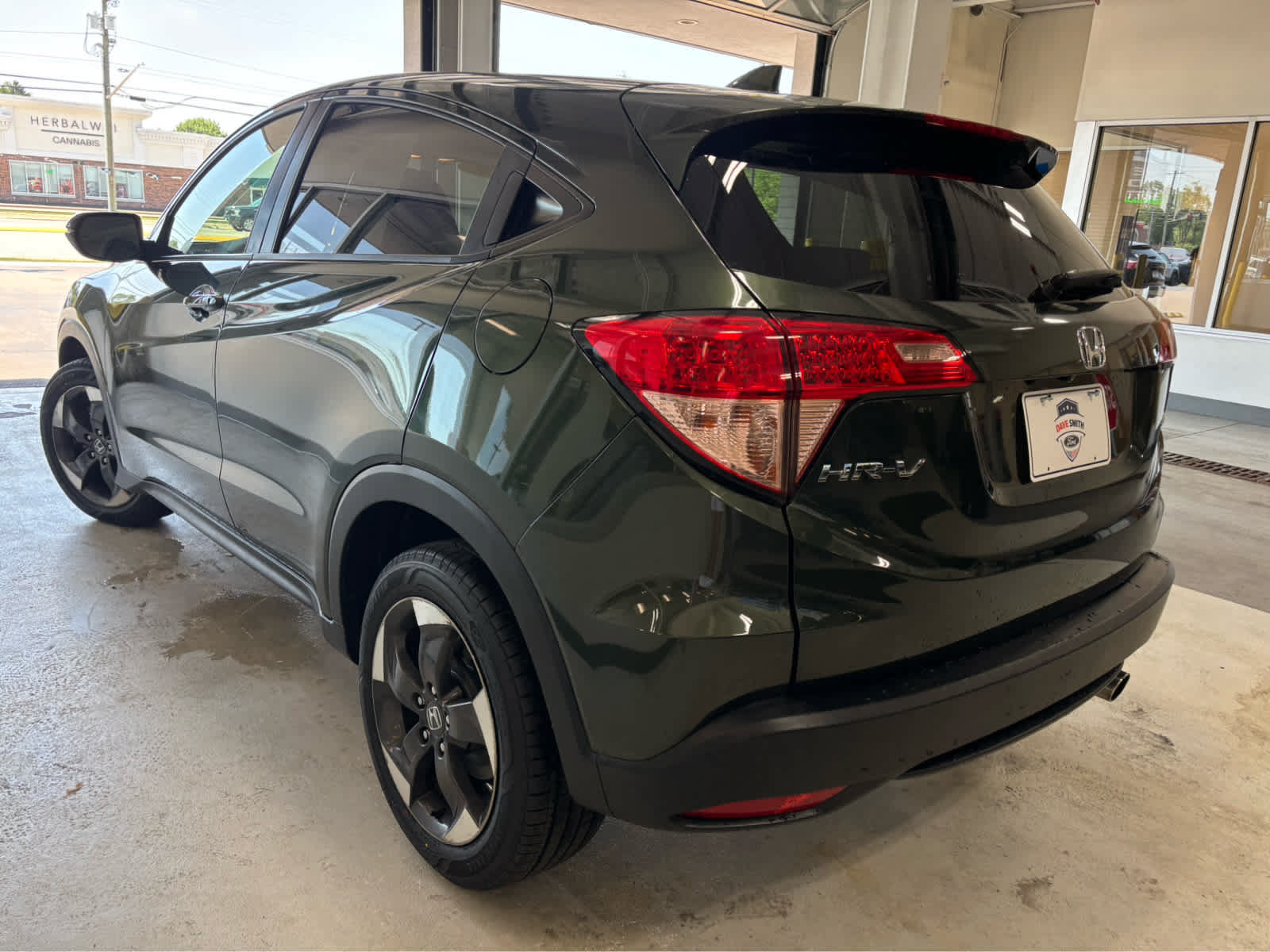 Used 2018 Honda HR-V EX image 4