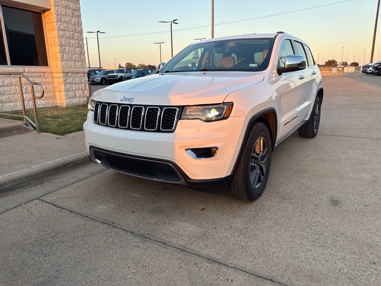 Used 2019 Jeep Grand Cherokee Limited w/ Luxury Group II RWD image 1