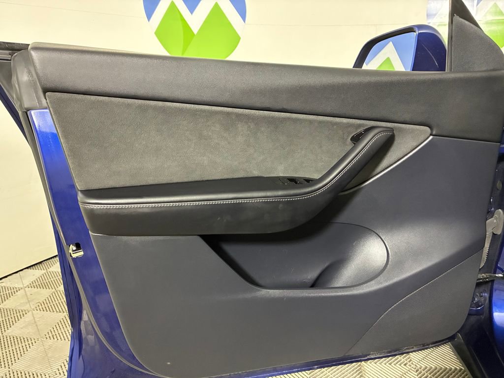 Used 2020 Tesla Model Y Long Range image 21