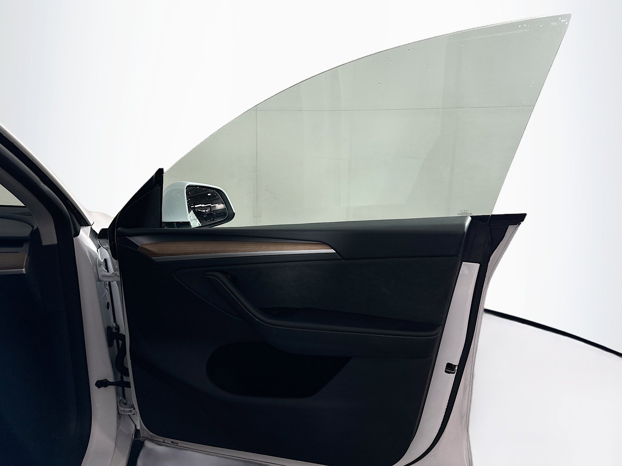 Used 2025 Tesla Model Y Long Range image 31