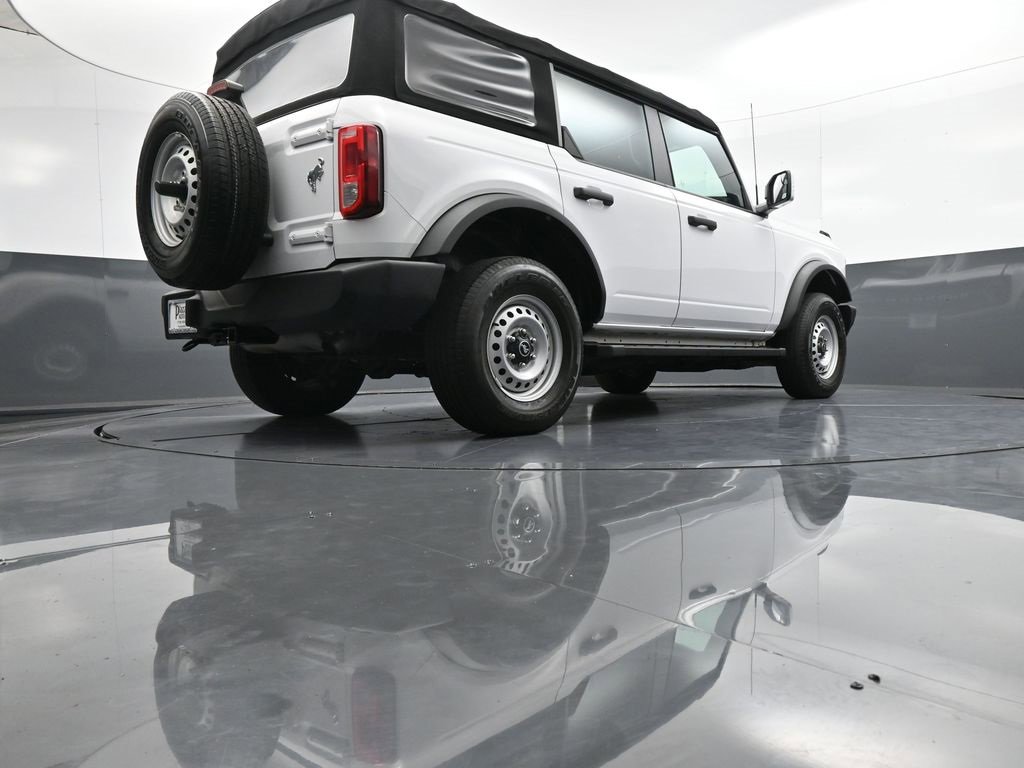 Used 2021 Ford Bronco Base image 32