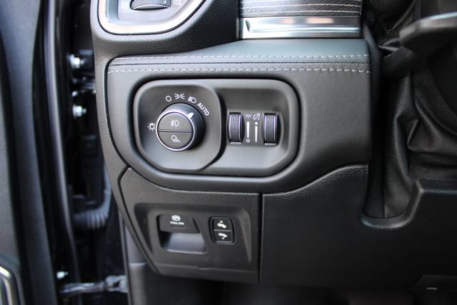 Used 2020 RAM 1500 Limited AWD/4WD image 19