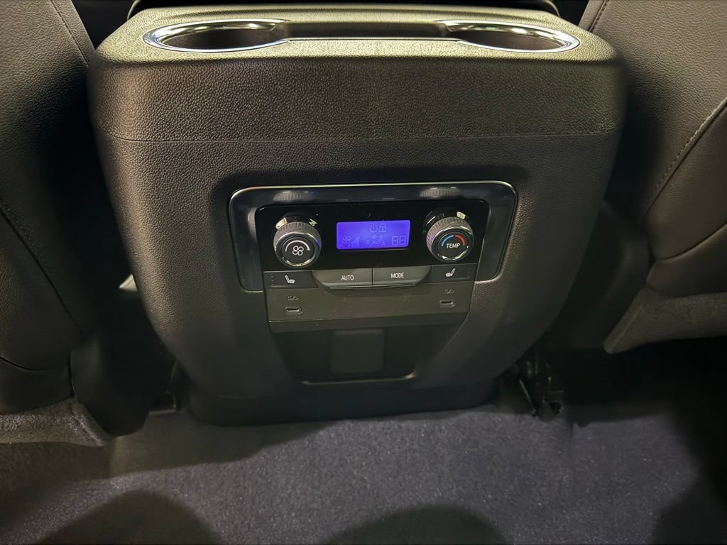 Used 2025 Chevrolet Tahoe High Country AWD/4WD image 38