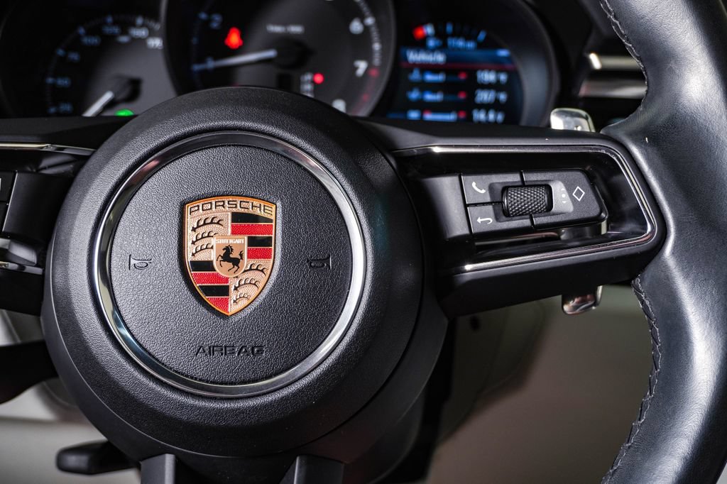 Certified 2023 Porsche Macan AWD/4WD image 19