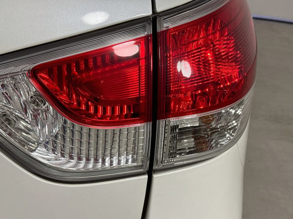Used 2016 Nissan Pathfinder Platinum w/ Family Entertainment Package FWD image 37