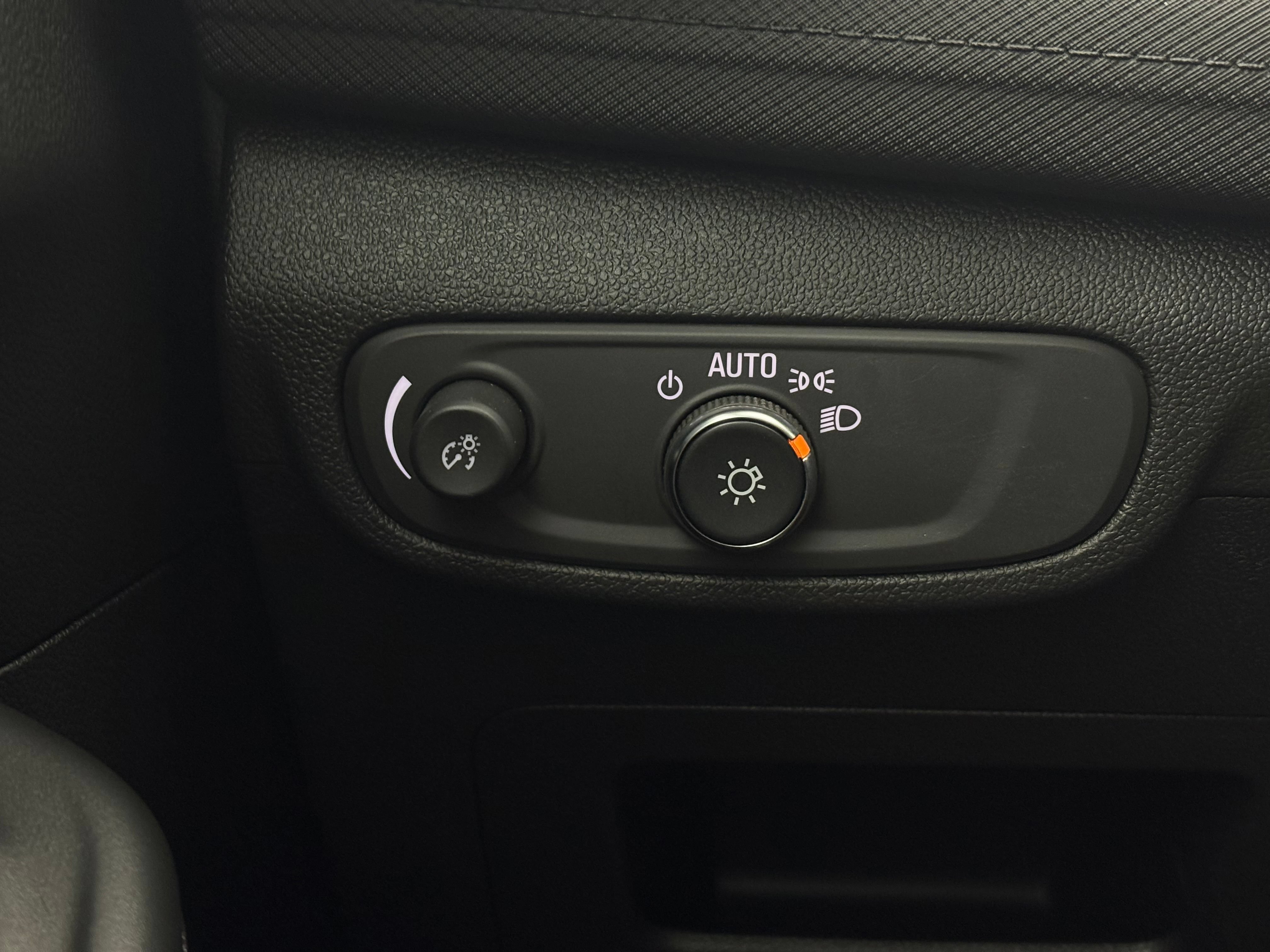 Used 2025 Chevrolet TrailBlazer LT FWD image 20