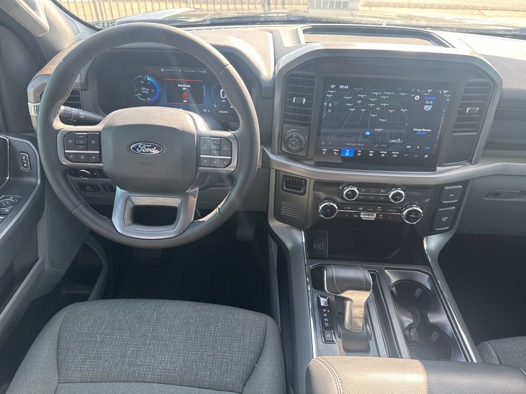 Used 2025 Ford F150 Lightning XLT AWD/4WD image 13