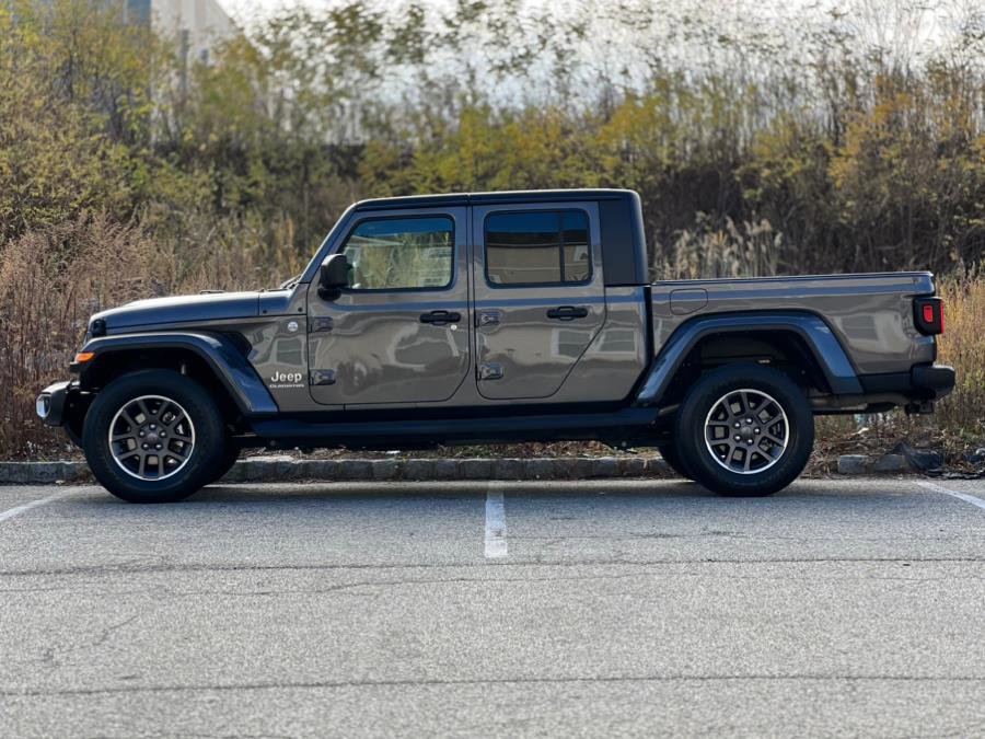 Used 2022 Jeep Gladiator Overland w/ Popular Equipment Package image 5