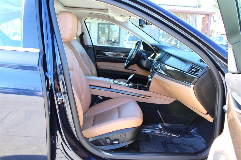 Used 2012 BMW 740i RWD image 16