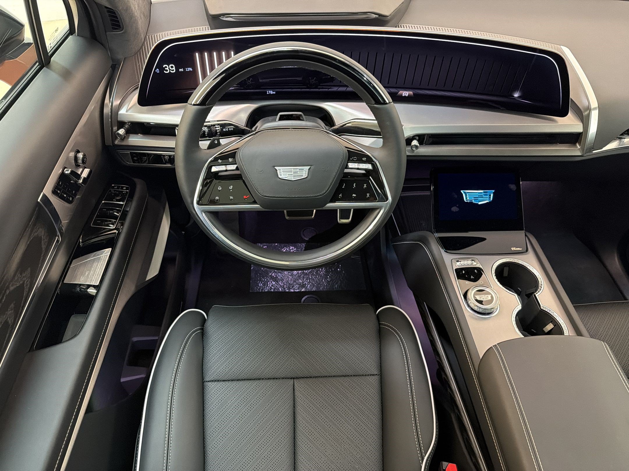 New 2027 Cadillac Vistiq Sport AWD/4WD image 17