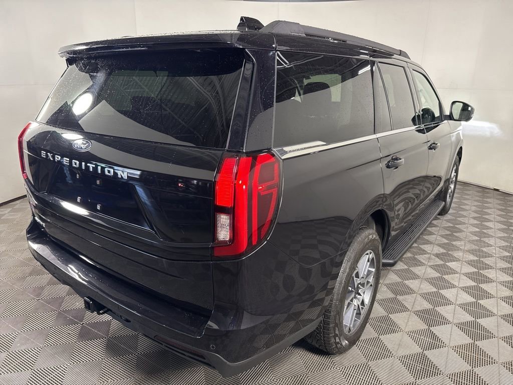 Used 2025 Ford Expedition Active AWD/4WD image 10