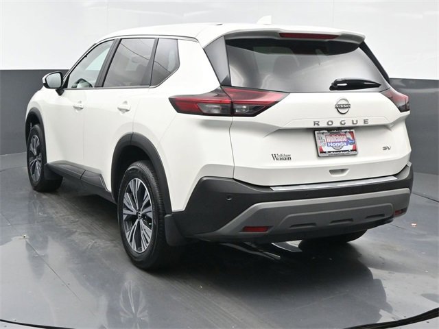 Used 2023 Nissan Rogue SV image 4