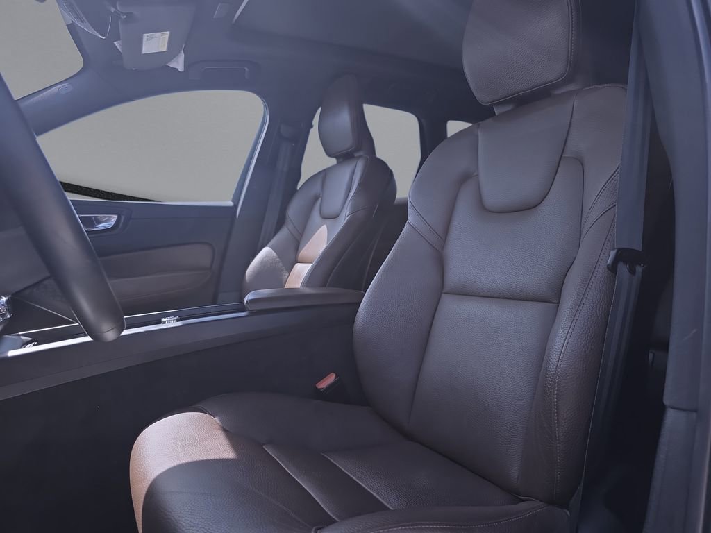 Used 2023 Volvo XC60 B5 Plus w/ Climate Package AWD/4WD image 18