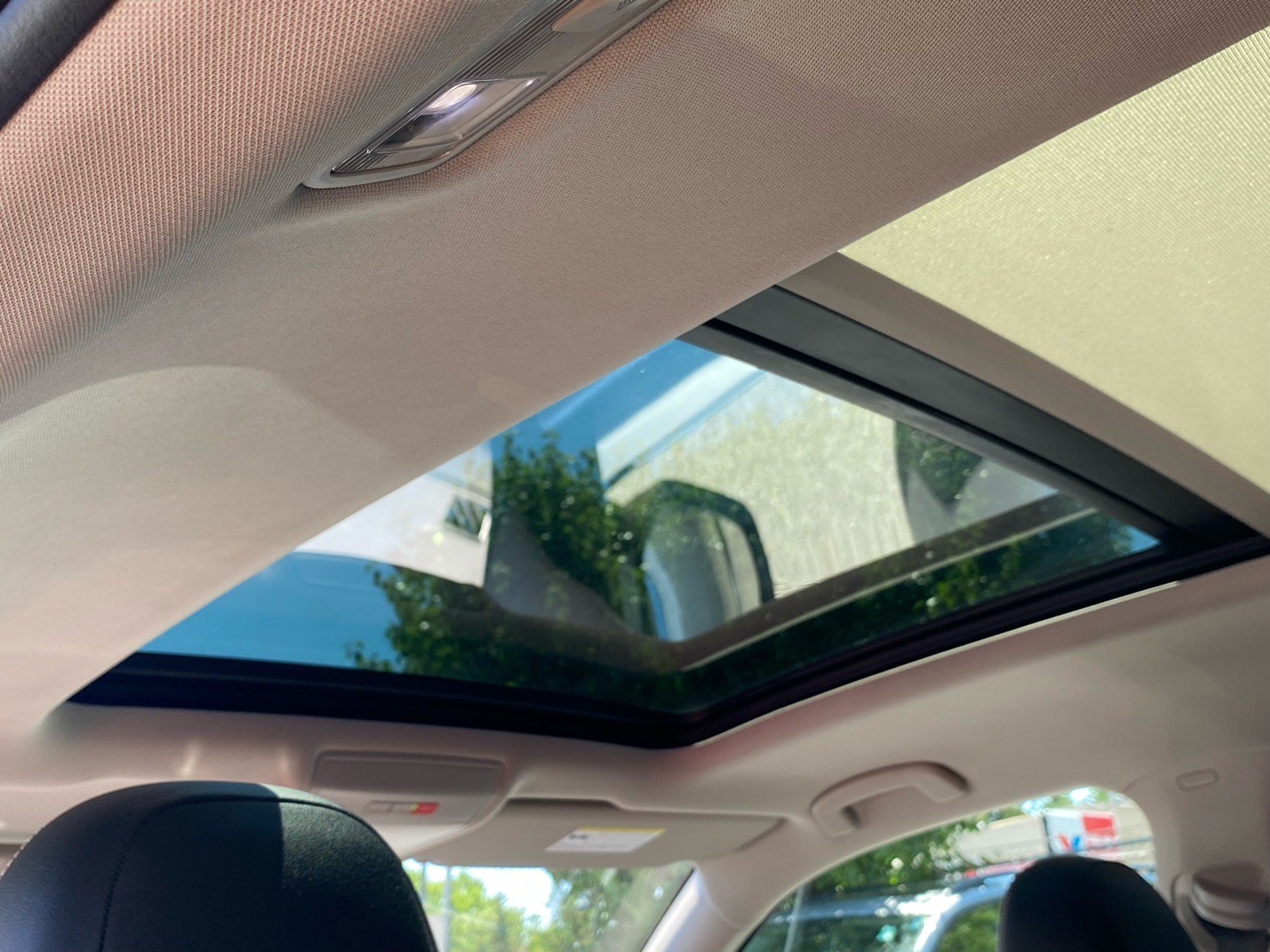 Certified 2023 Volkswagen Atlas SE w/ Panoramic Sunroof Package AWD/4WD image 18