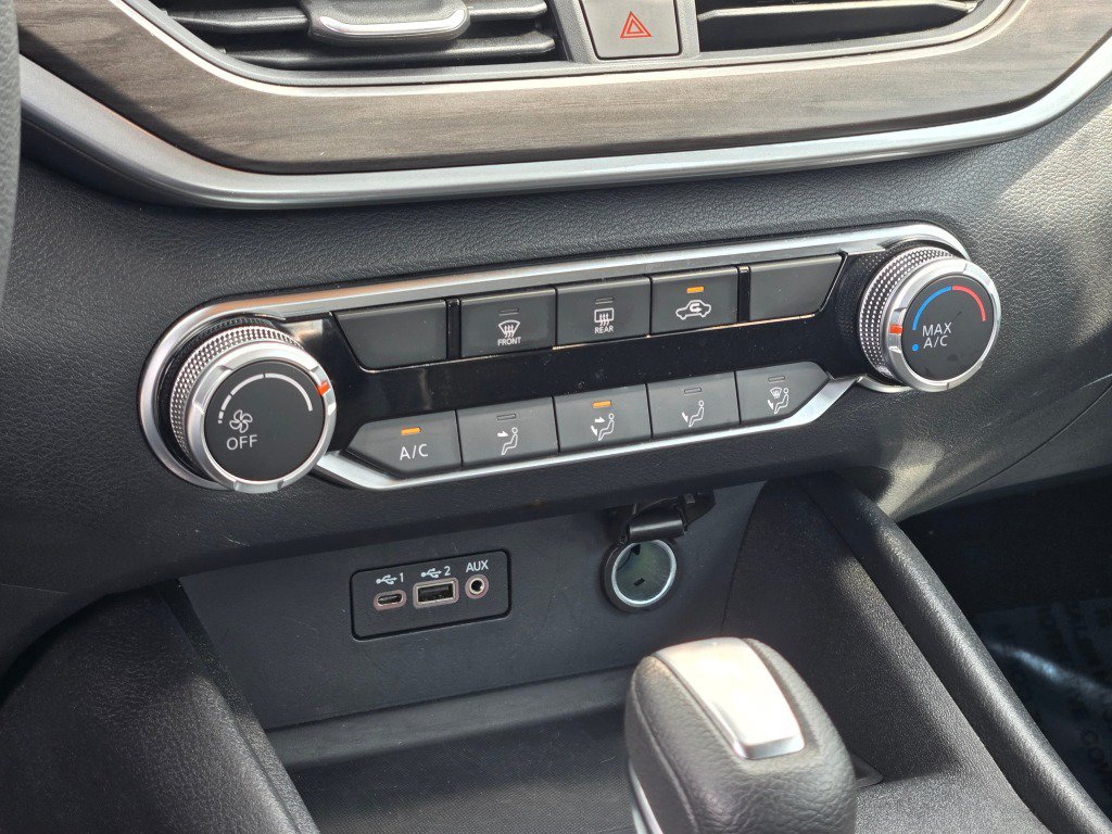 Used 2025 Nissan Altima 2.5 SV FWD image 26