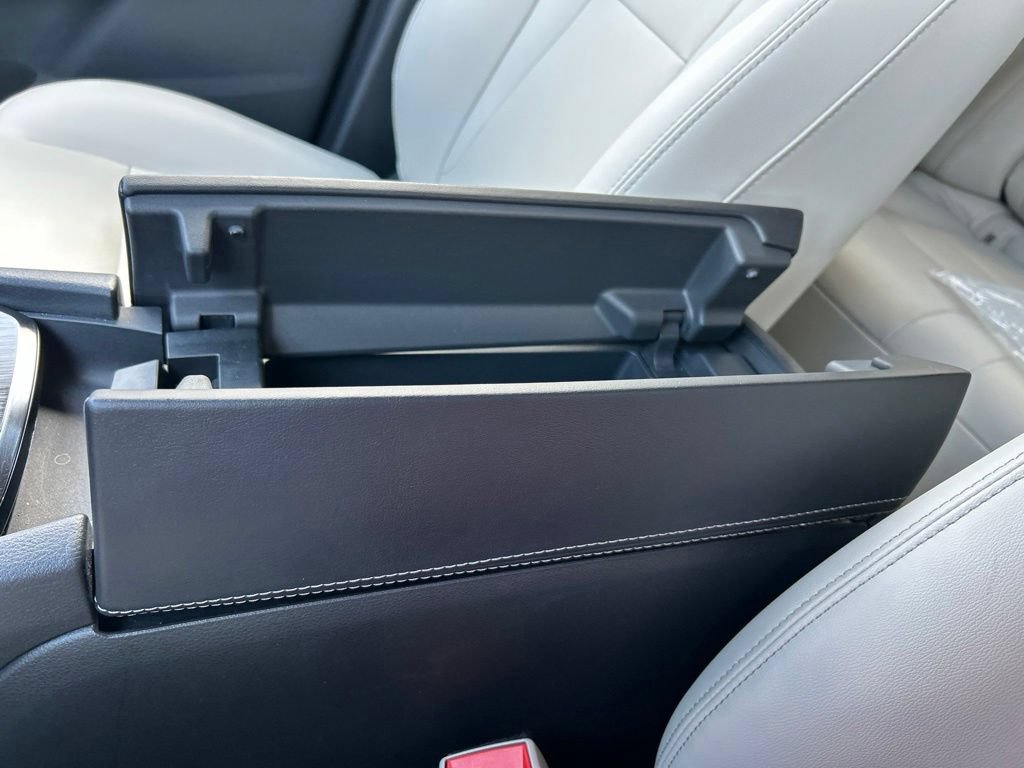 Certified 2025 Nissan Rogue SL FWD image 39