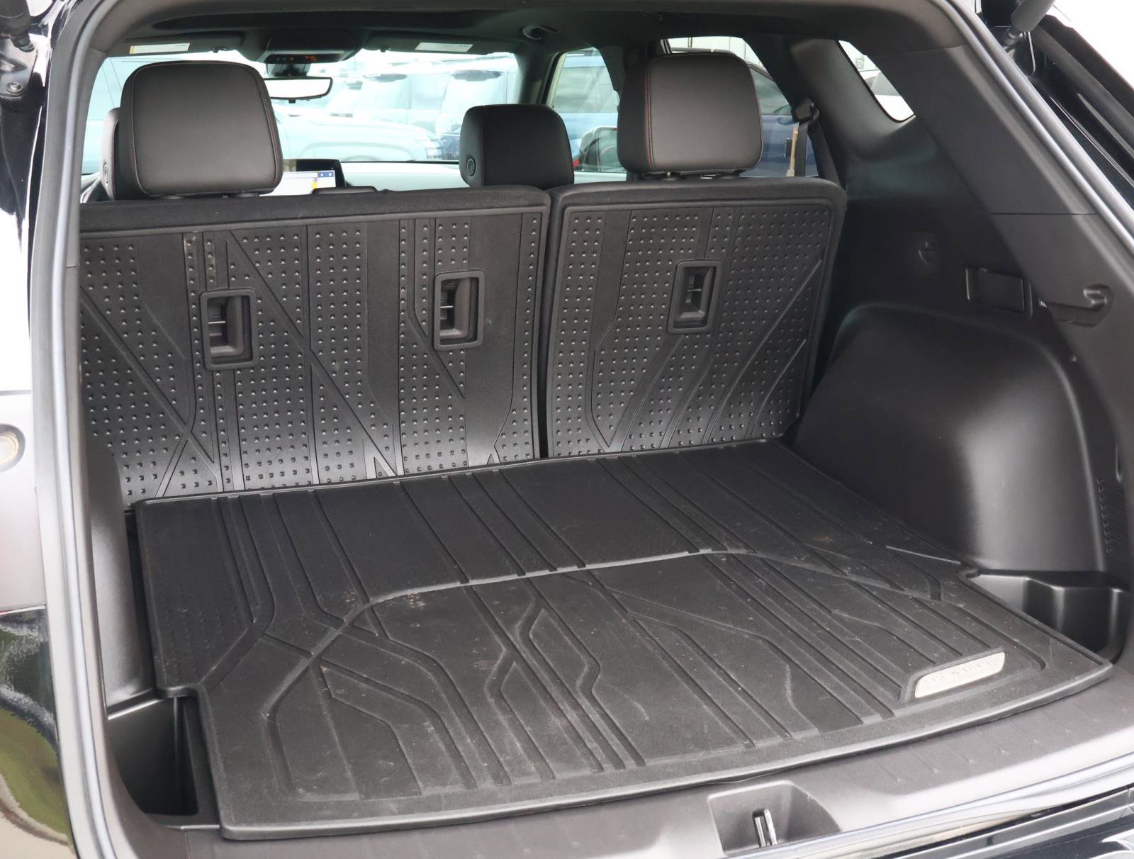Used 2024 Cadillac Escalade ESV Luxury image 57