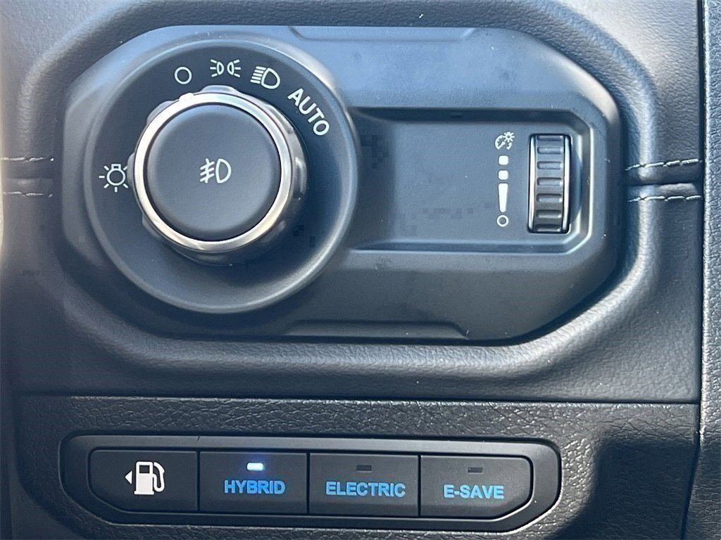 New 2025 Jeep Wrangler Unlimited Rubicon 4xe w/ Technology Group image 16