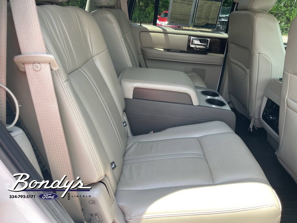 Used 2017 Lincoln Navigator Select RWD image 16