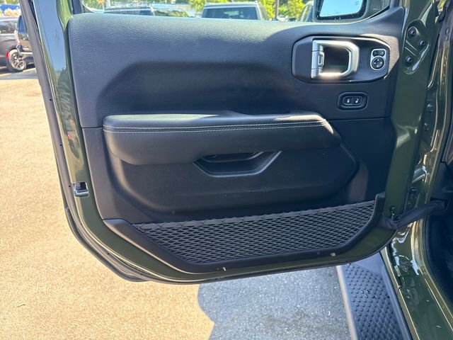 Used 2023 Jeep Wrangler Unlimited Sahara w/ Cold Weather Group AWD/4WD image 15