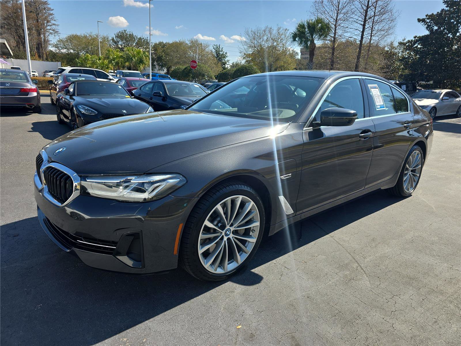 Certified 2023 BMW 530e w/ Premium Package image 6