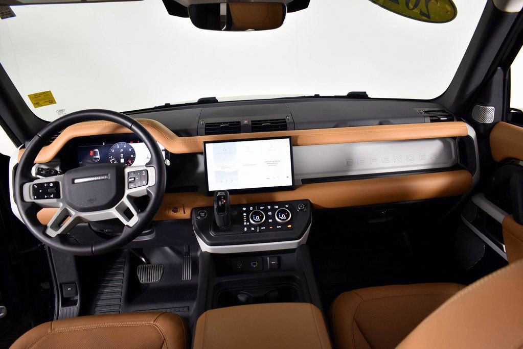 Used 2024 Land Rover Defender 130 S image 41