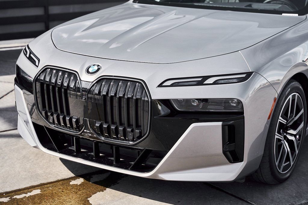 Used 2024 BMW 760i xDrive image 6