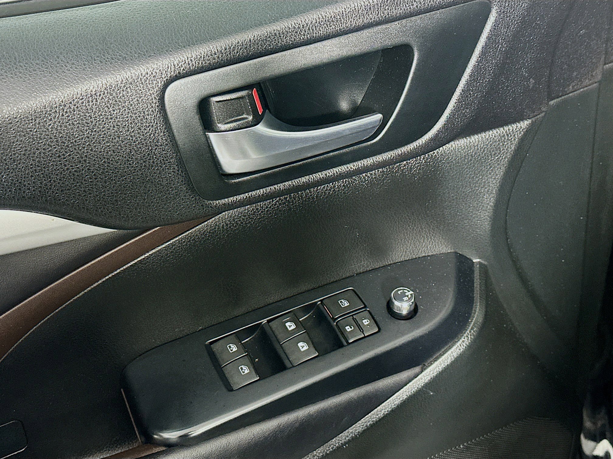 Used 2016 Toyota Highlander XLE image 15