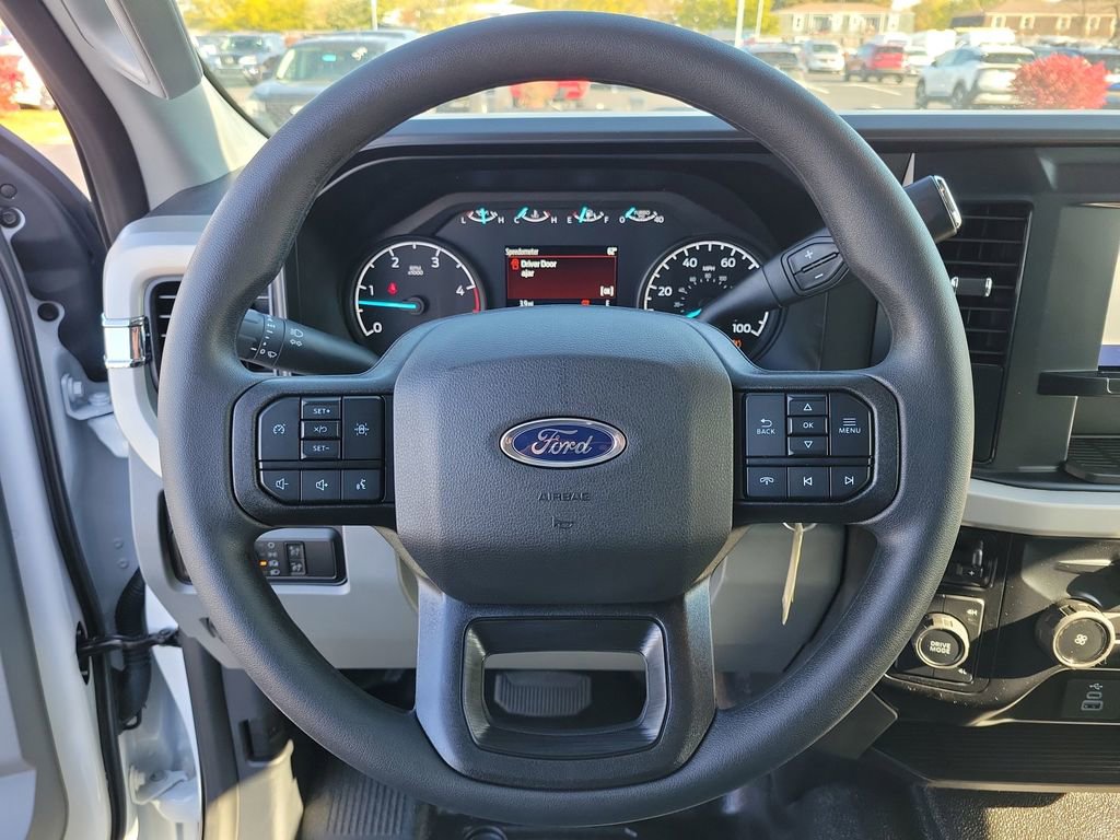 New 2026 Ford F550 4x4 Crew Cab image 21