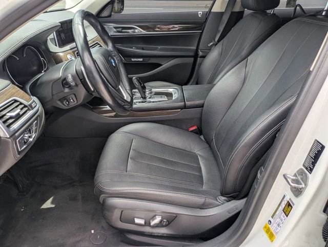 Used 2017 BMW 740i RWD image 13
