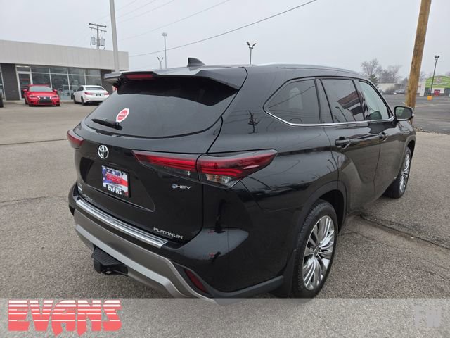 Certified 2026 Toyota Highlander Platinum image 31