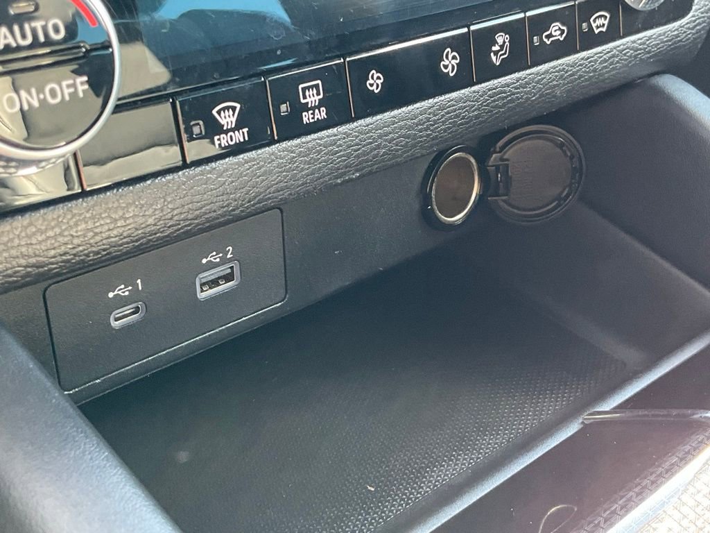 Used 2023 Mitsubishi Outlander SE Black Edition image 13