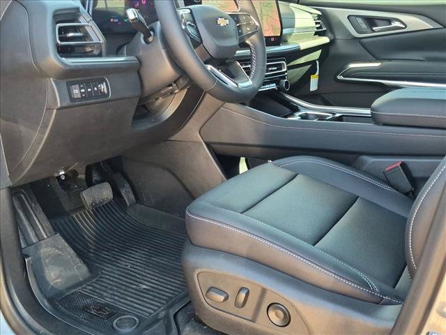 New 2027 Chevrolet Traverse LT w/ Driver Confidence Package AWD/4WD image 4