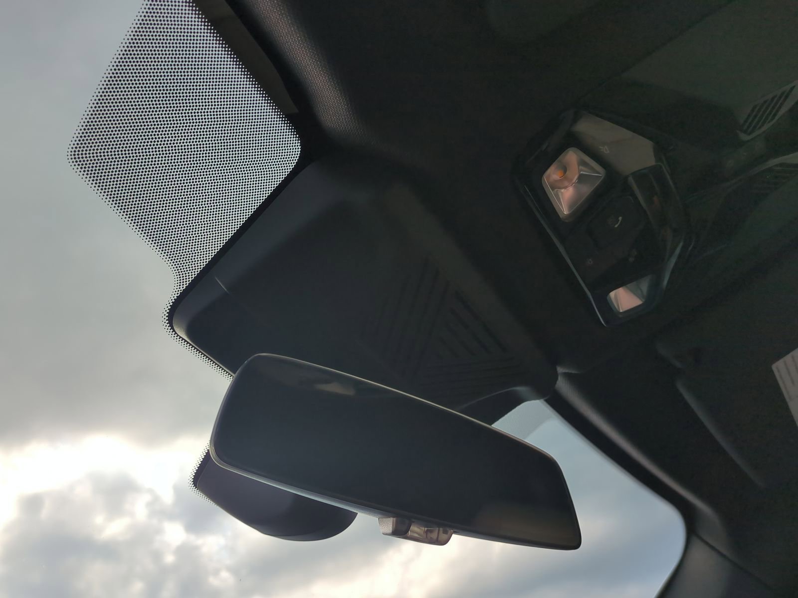 Certified 2025 BMW X1 xDrive28i w/ Convenience Package image 25