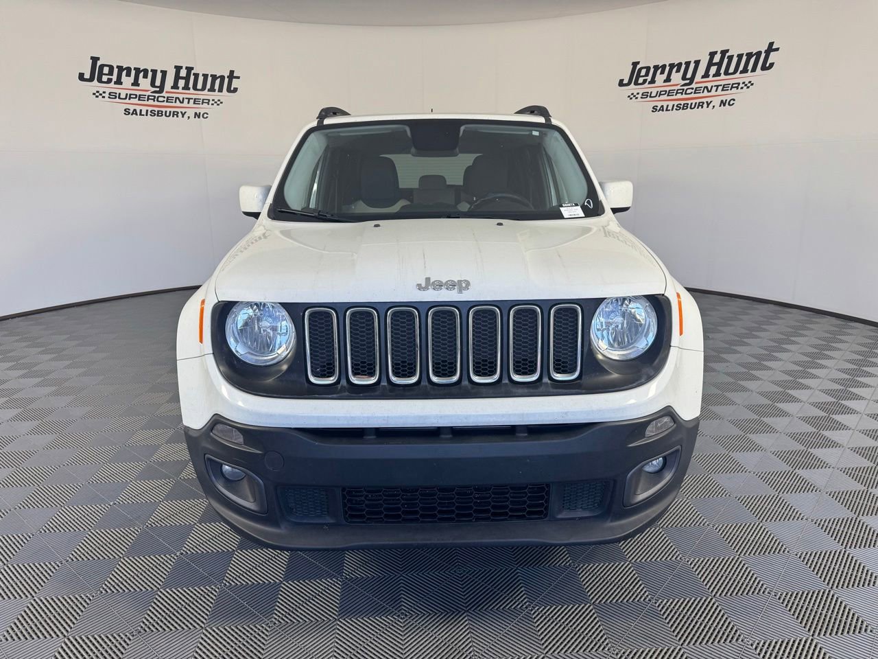 Used 2016 Jeep Renegade Latitude AWD/4WD image 5