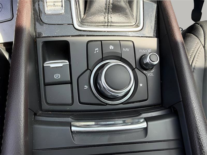 Used 2018 MAZDA MAZDA3 Touring FWD image 39