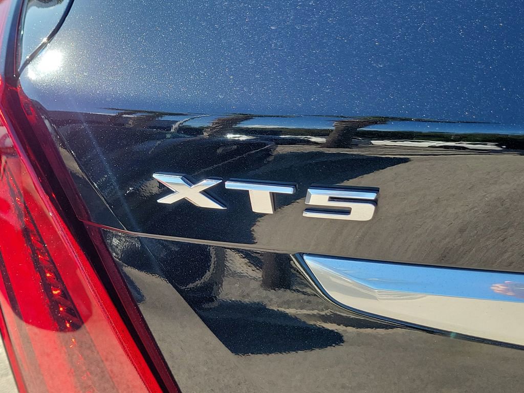 Used 2022 Cadillac XT5 Premium Luxury w/ Technology Package image 9