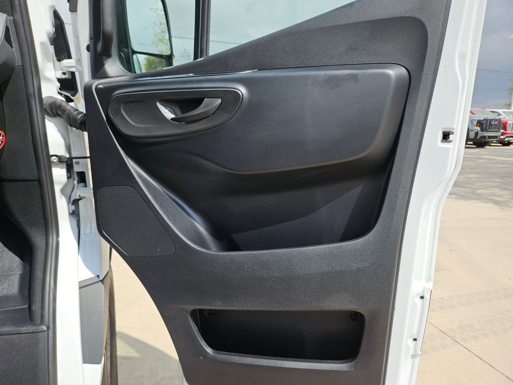 Used 2025 Mercedes-Benz Sprinter 2500 image 26