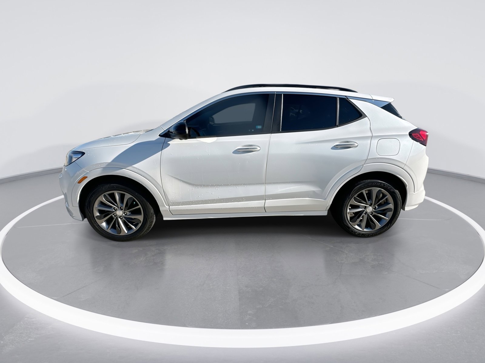 Used 2021 Buick Encore GX Select w/ Advanced Technology Package FWD image 5