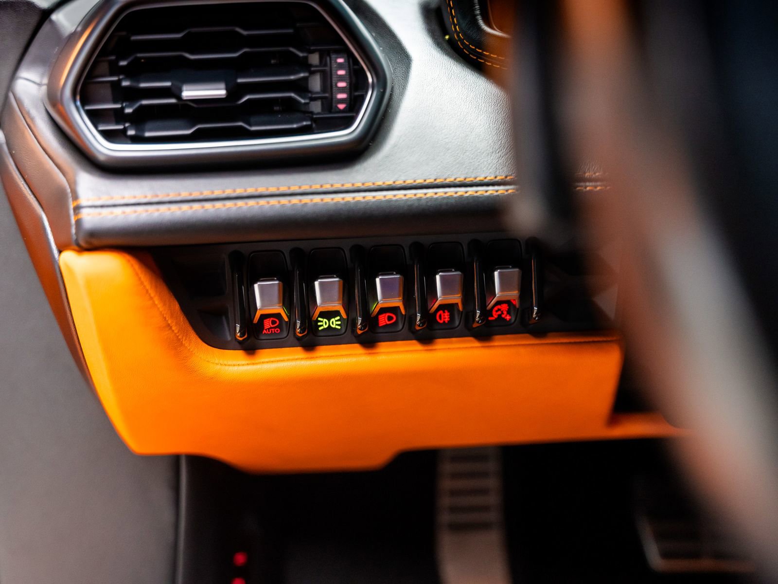 Used 2015 Lamborghini Huracan LP 610-4 image 53