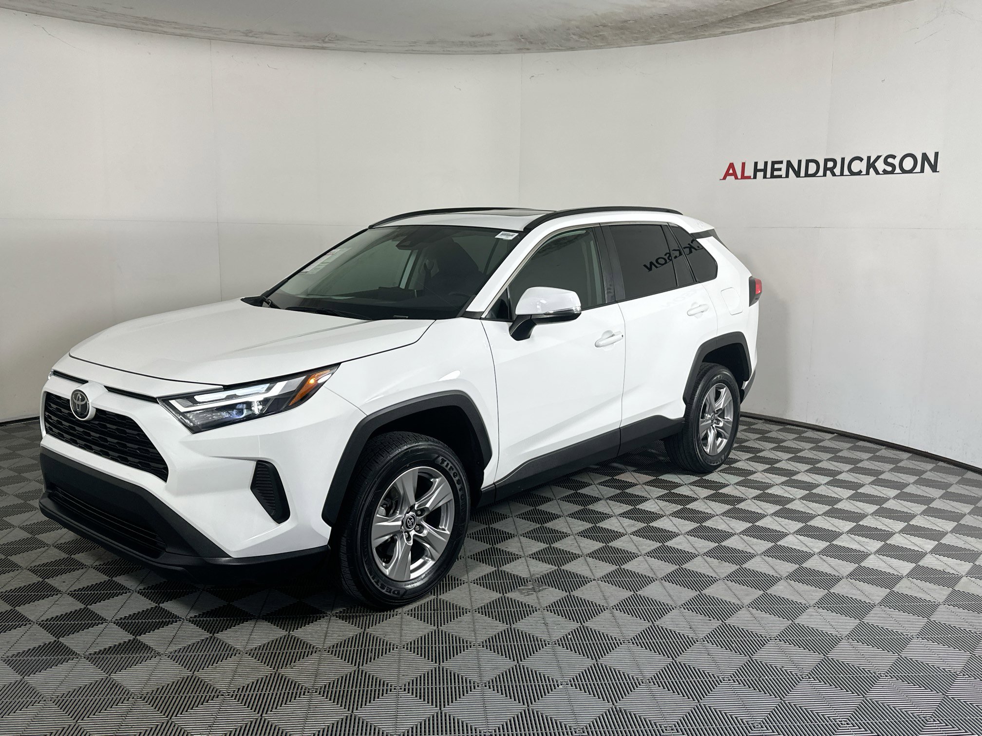 Used 2023 Toyota RAV4 XLE image 7