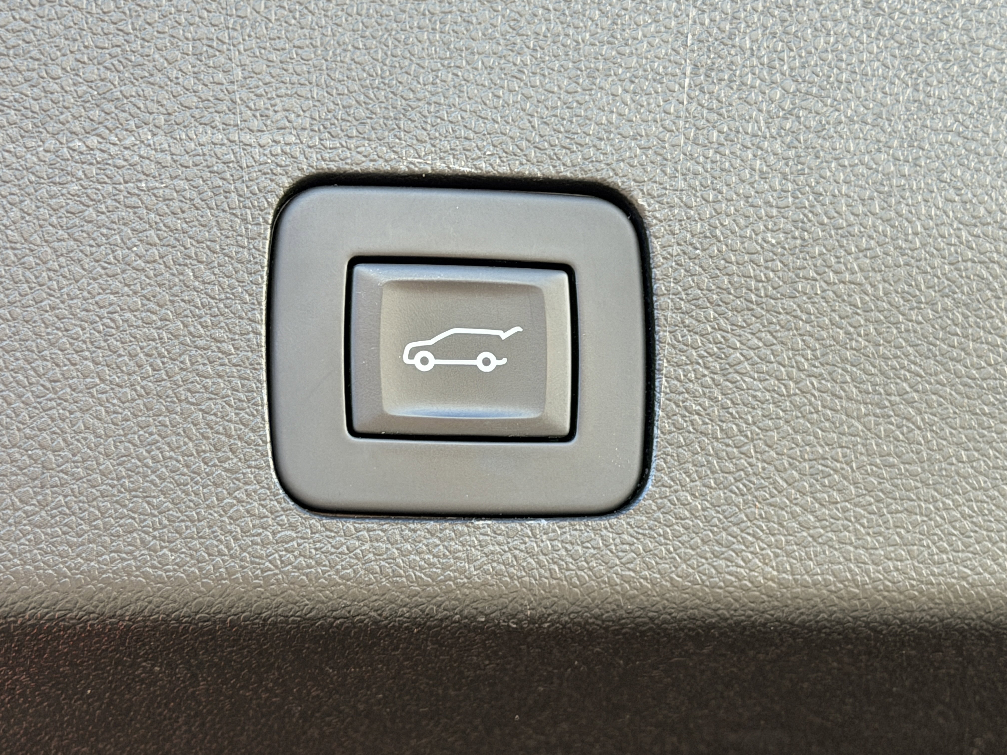 Used 2023 Buick Encore GX Essence w/ Experience Buick Package image 14