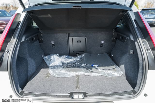 New 2026 Volvo XC40 B5 Plus w/ Climate Package AWD/4WD image 10