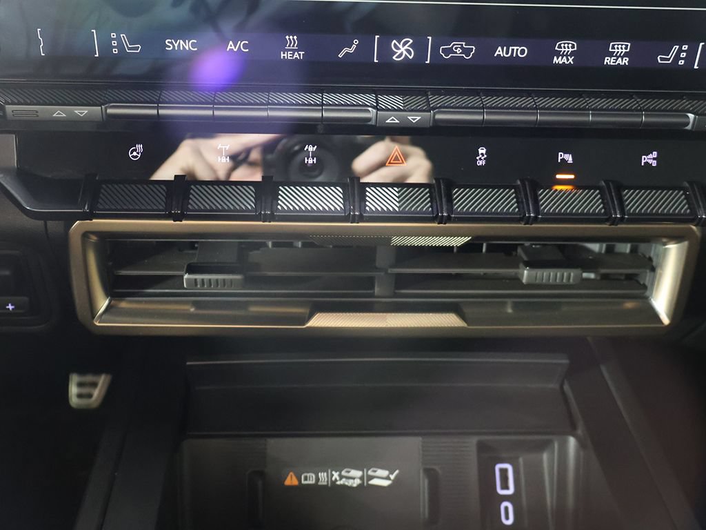 Used 2025 GMC Hummer EV 2X w/ Extreme Off-Road Package AWD/4WD image 53
